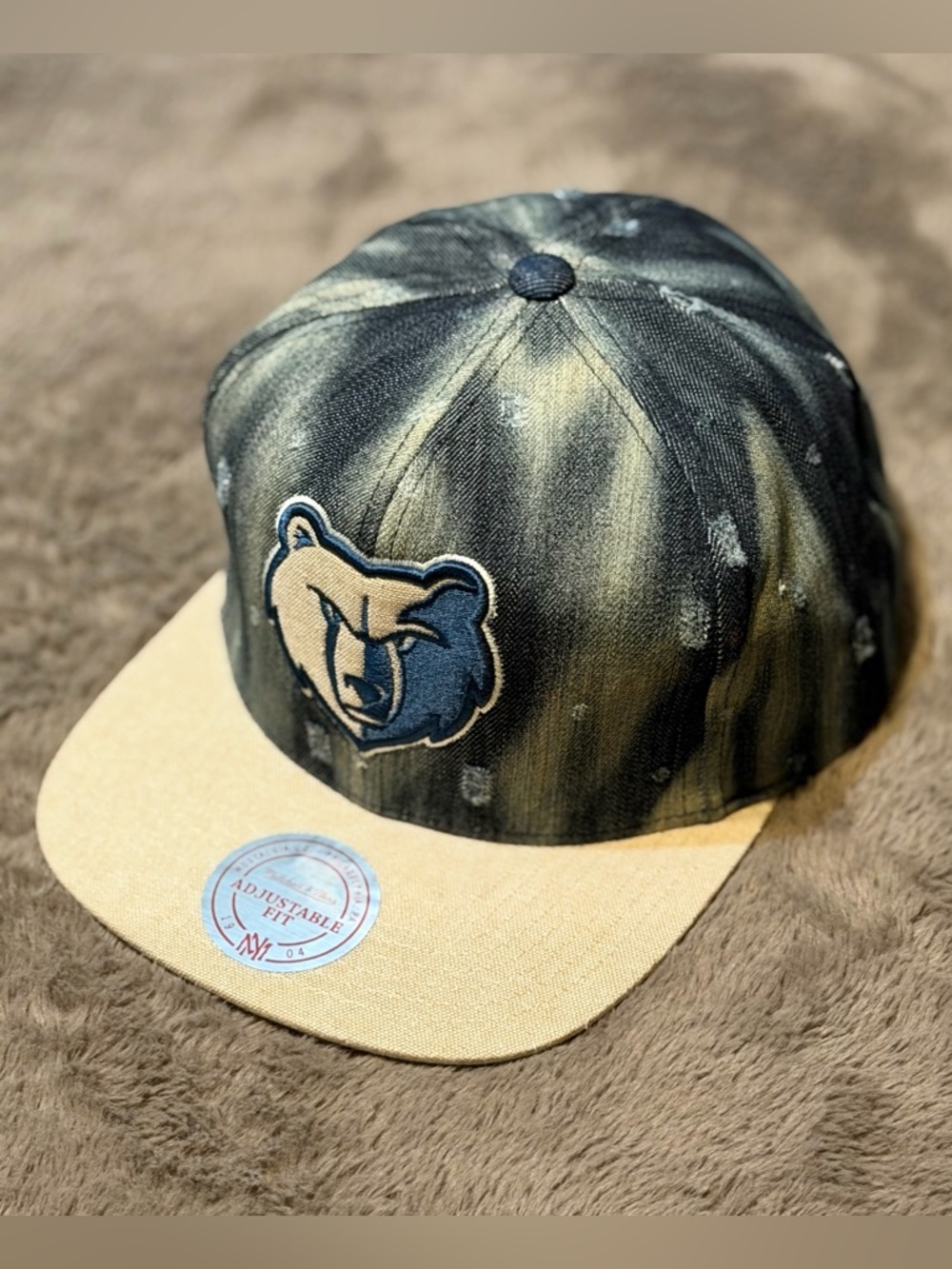 NWT - Mitchell & Ness, Memphis Grizzlies Torn Denim SnapBack Hat